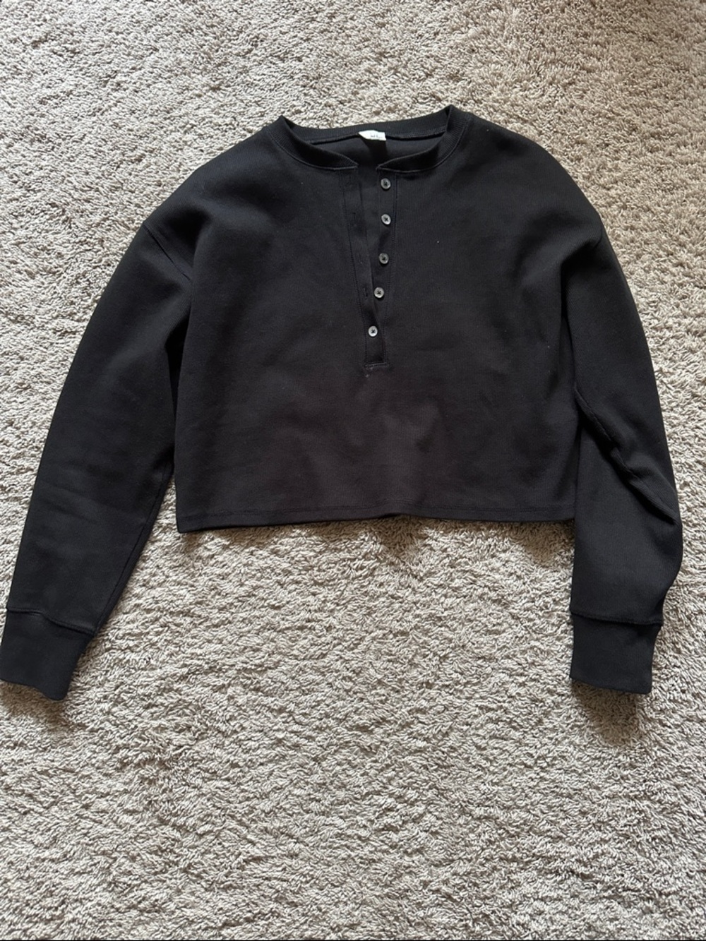 Aritzia Wifred Free Cropped Black Henley Long sleeve